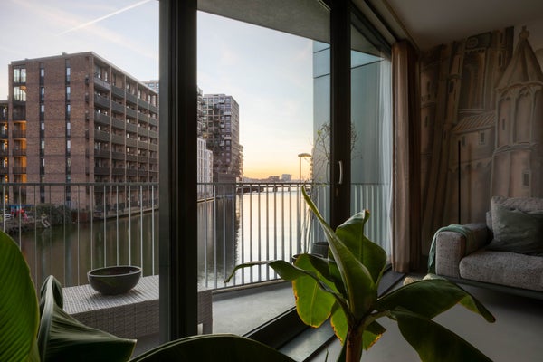 Flat Conny Stuartstraat in Amsterdam