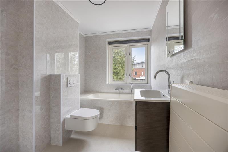 Tussenwoning te koop: Strandfontein 16, Purmerend
