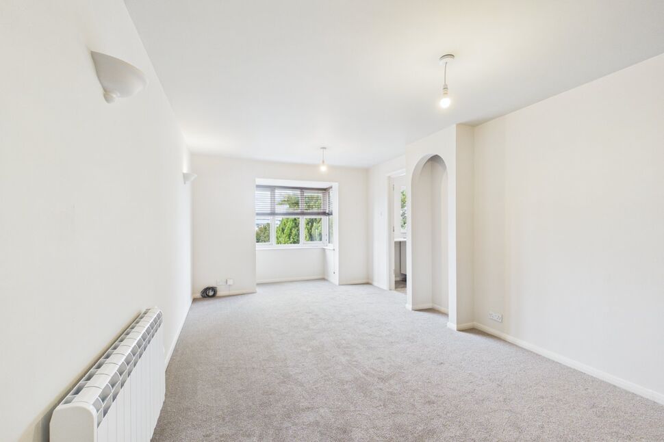 Flat Griffin Walk in Dartford