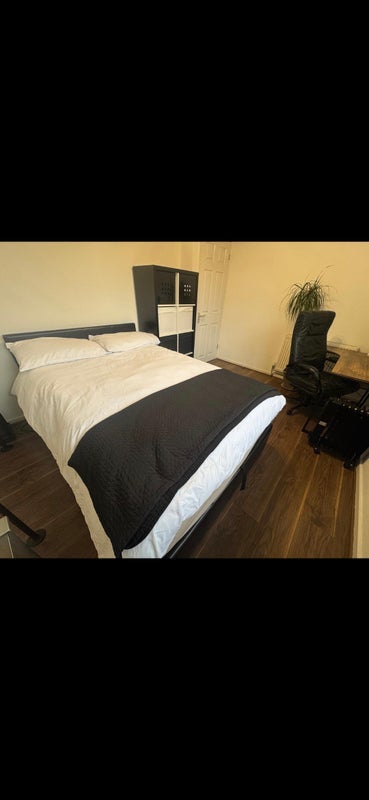 Room Sturmer Way in Greater London