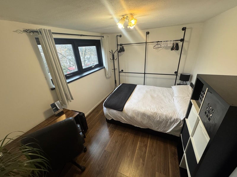 Room Sturmer Way in Greater London