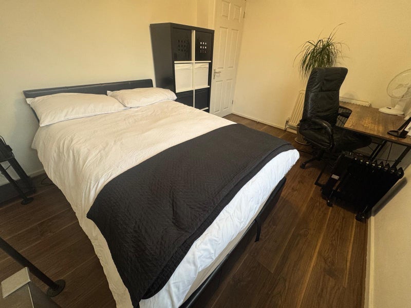 Room Sturmer Way in Greater London