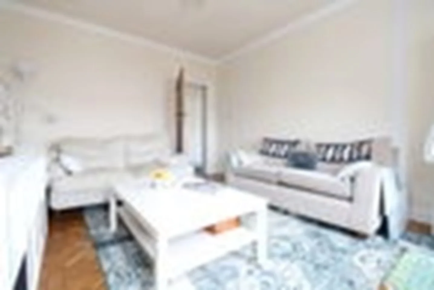 Flat Acton Lane in Greater London