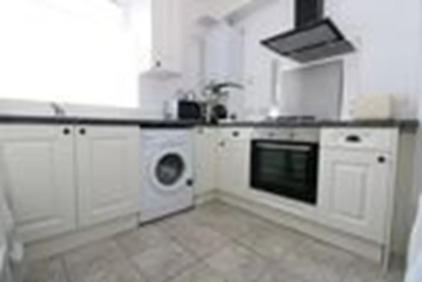 Flat Acton Lane in Greater London