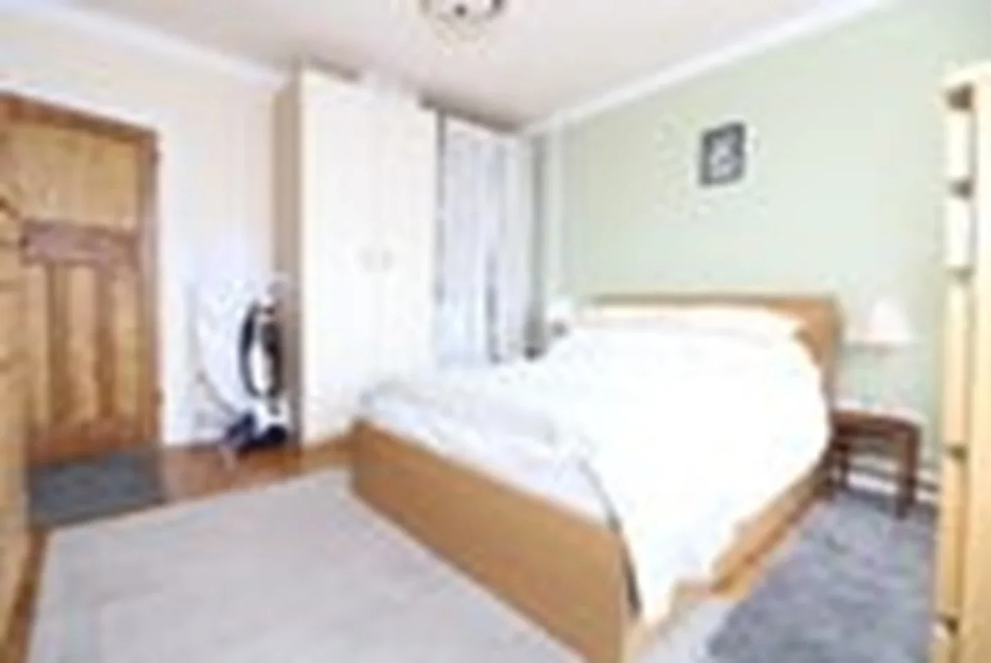 Flat Acton Lane in Greater London