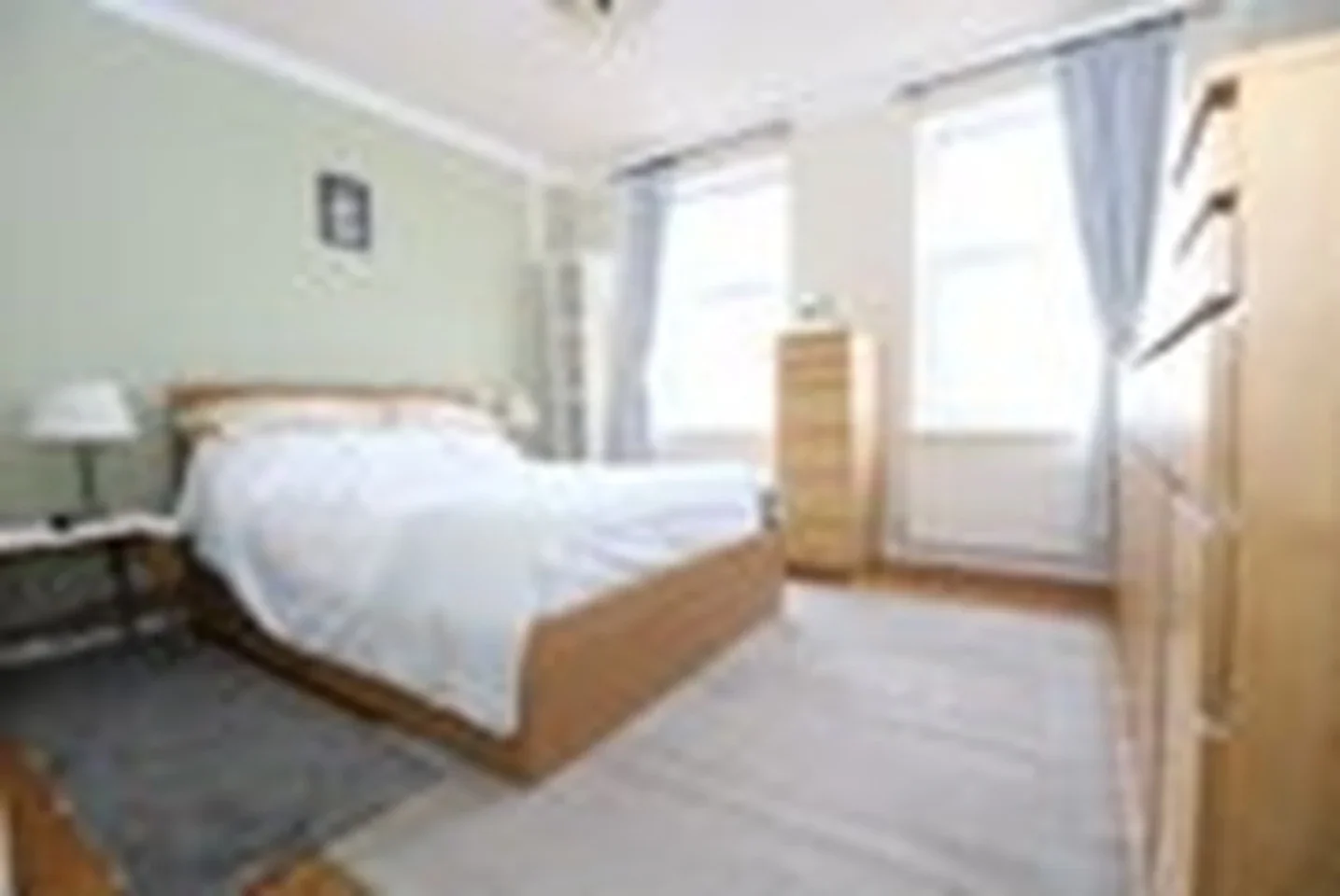 Flat Acton Lane in Greater London