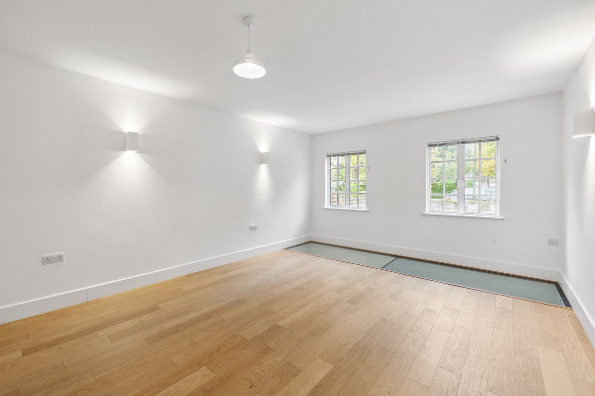 Flat Arlington Road in Greater London