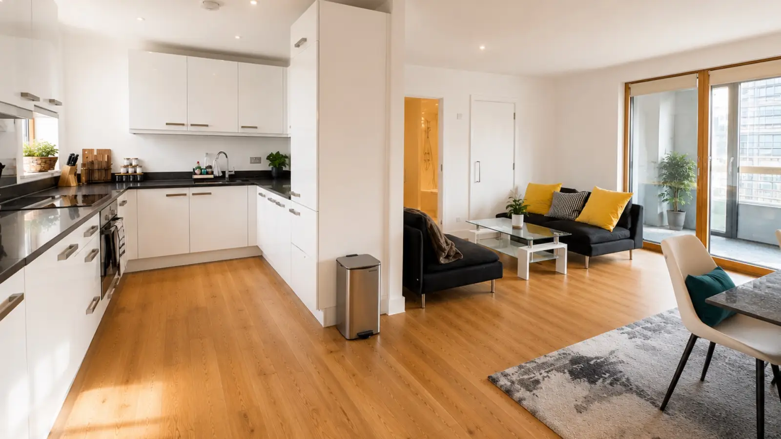 Flat Yeoman's Row in Greater London