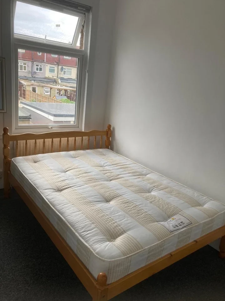 Room Maryland Square in Greater London