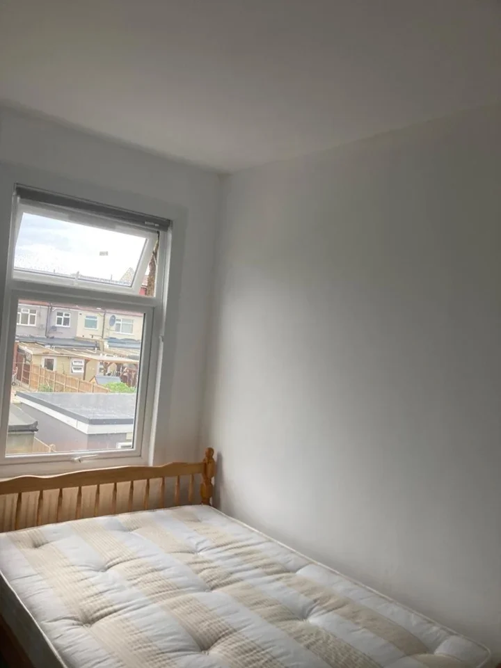 Room Maryland Square in Greater London
