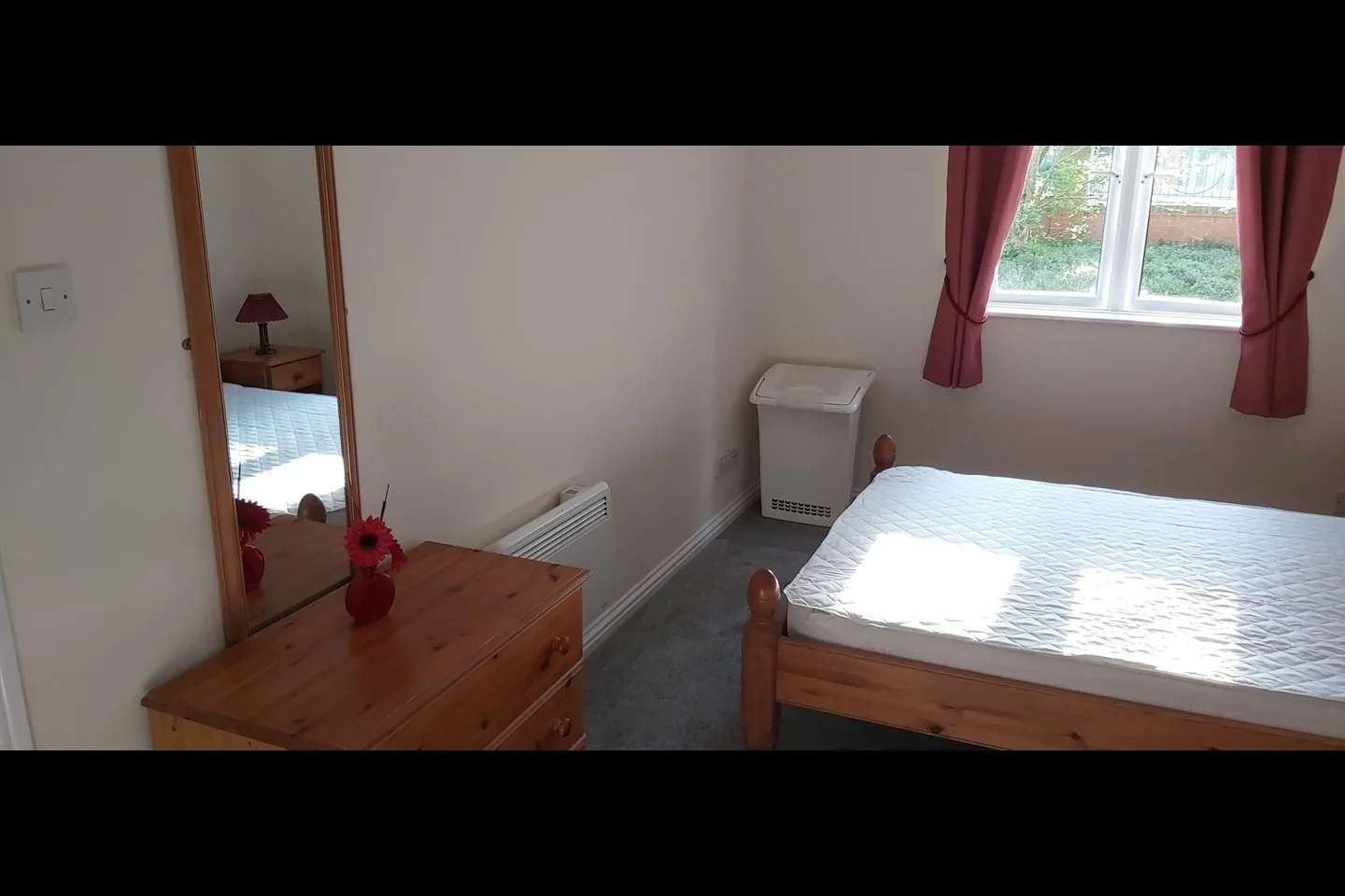 Flat Beverley Mews in Crawley