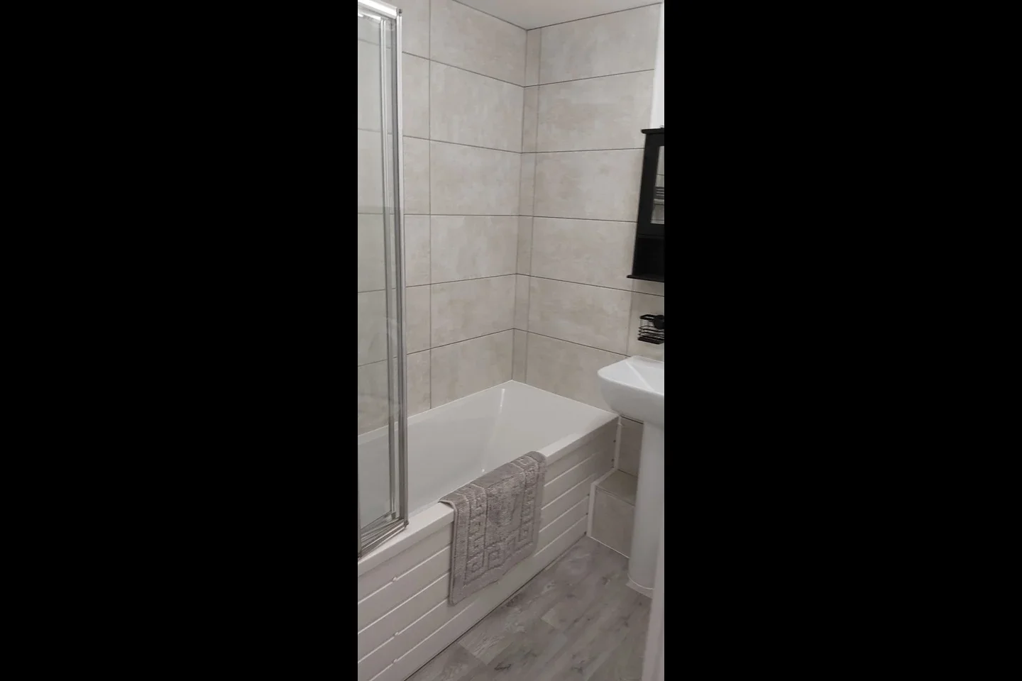 Flat Beverley Mews in Crawley
