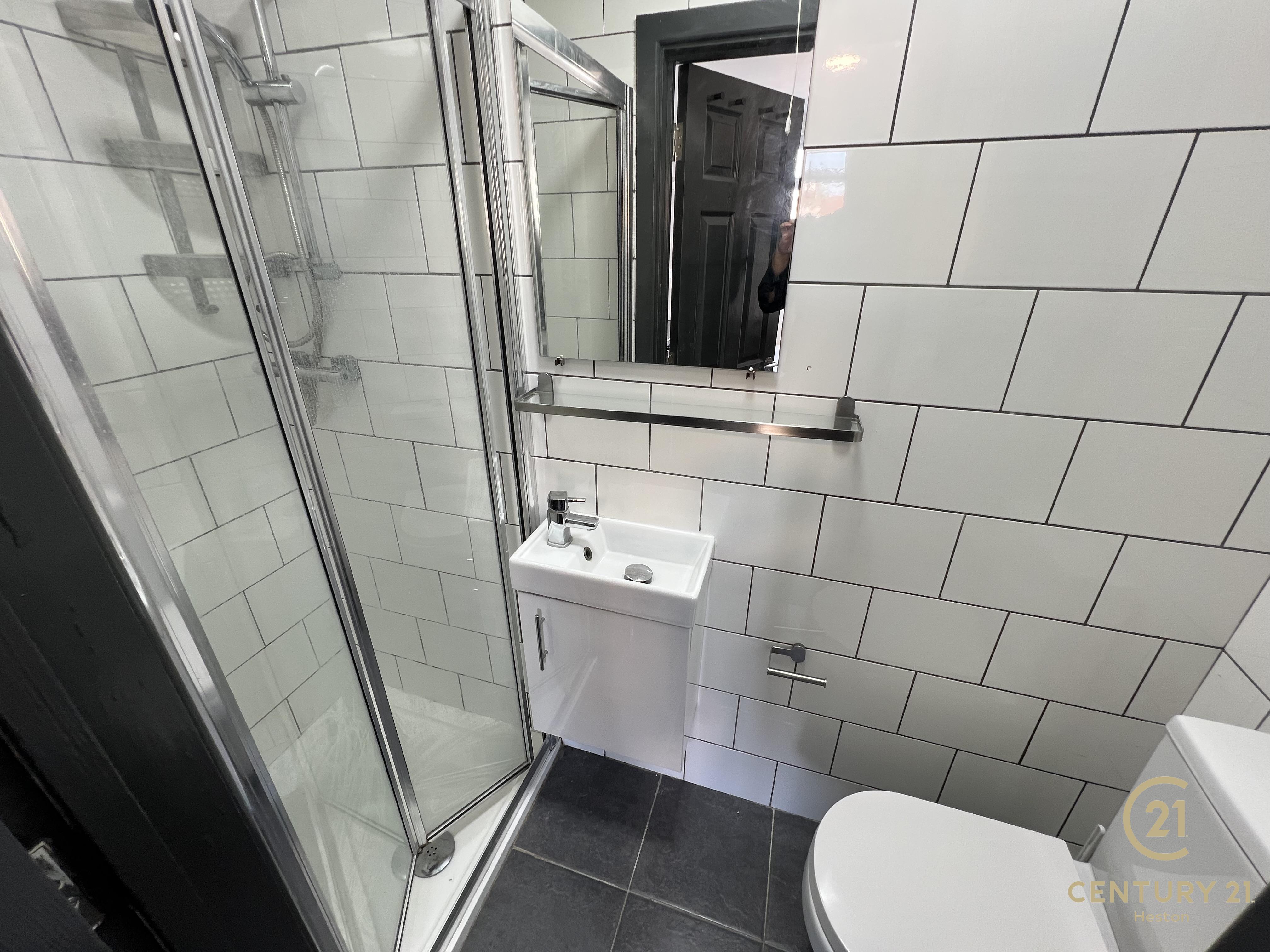 Room Sedgwick Avenue in Greater London