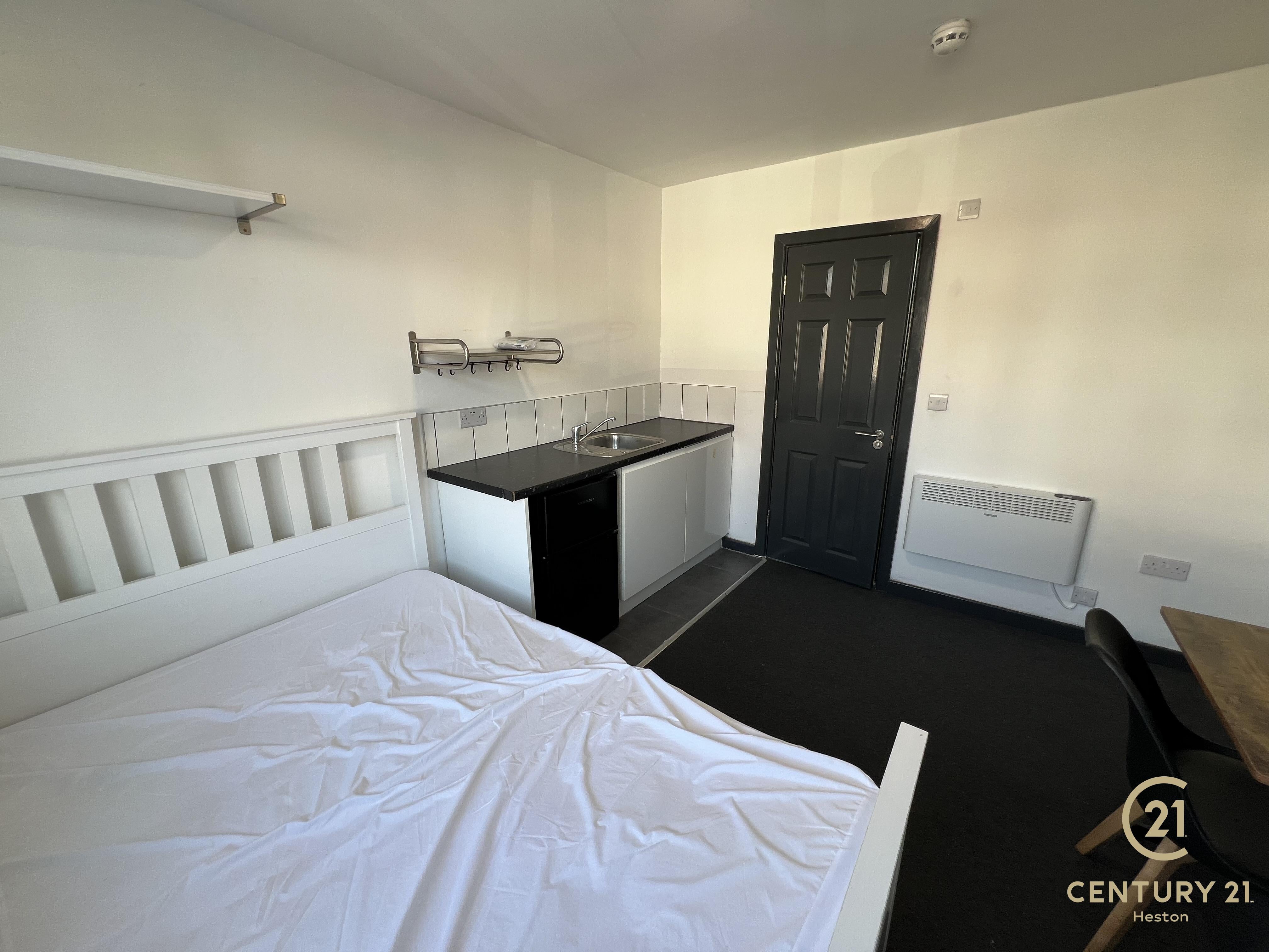 Room Sedgwick Avenue in Greater London