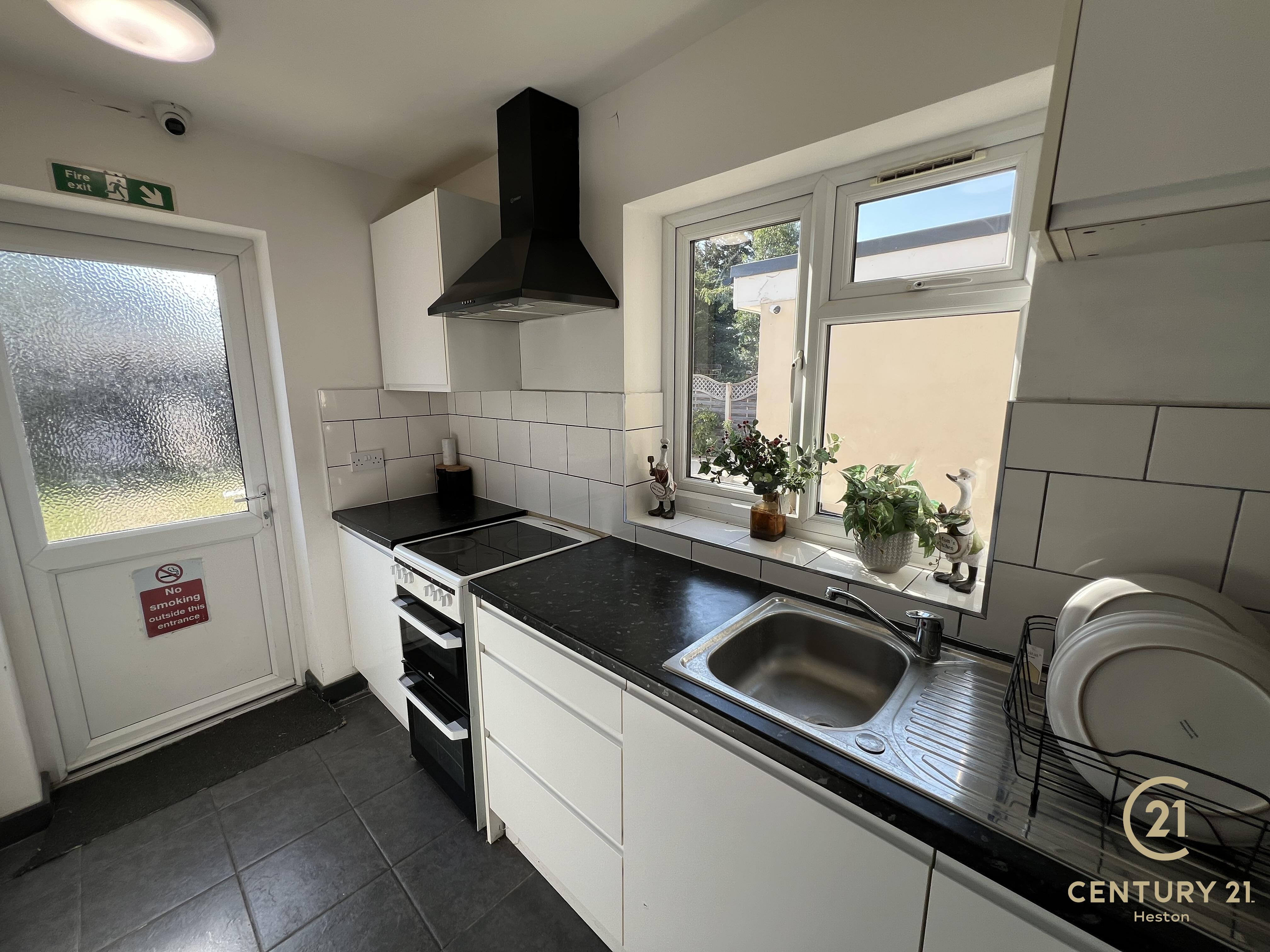 Room Sedgwick Avenue in Greater London