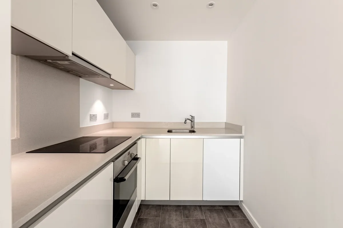 Flat Riverside Gardens in Greater London