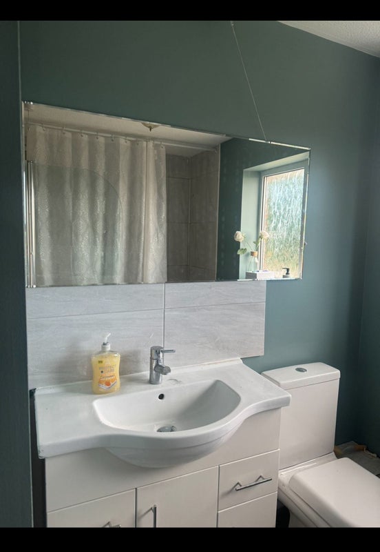Room Ellan Hay Road in Bristol