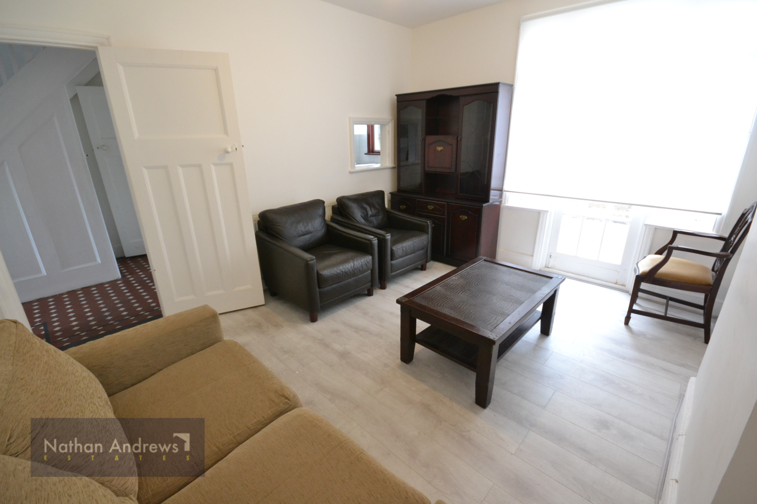 Flat Barlby Road in Greater London