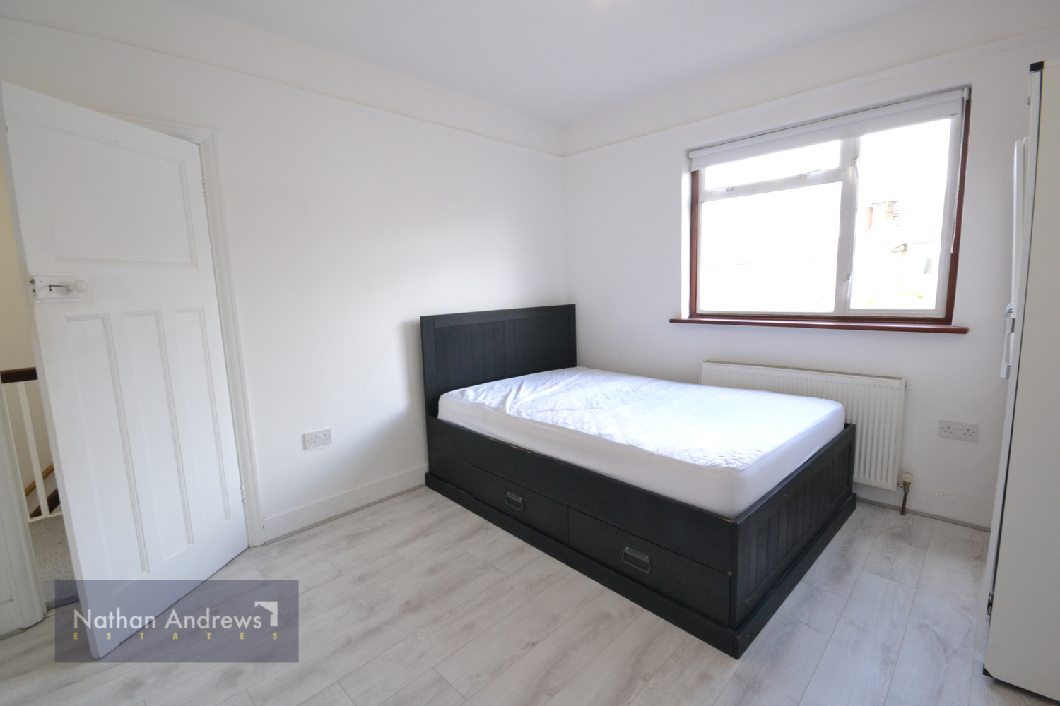 Flat Barlby Road in Greater London