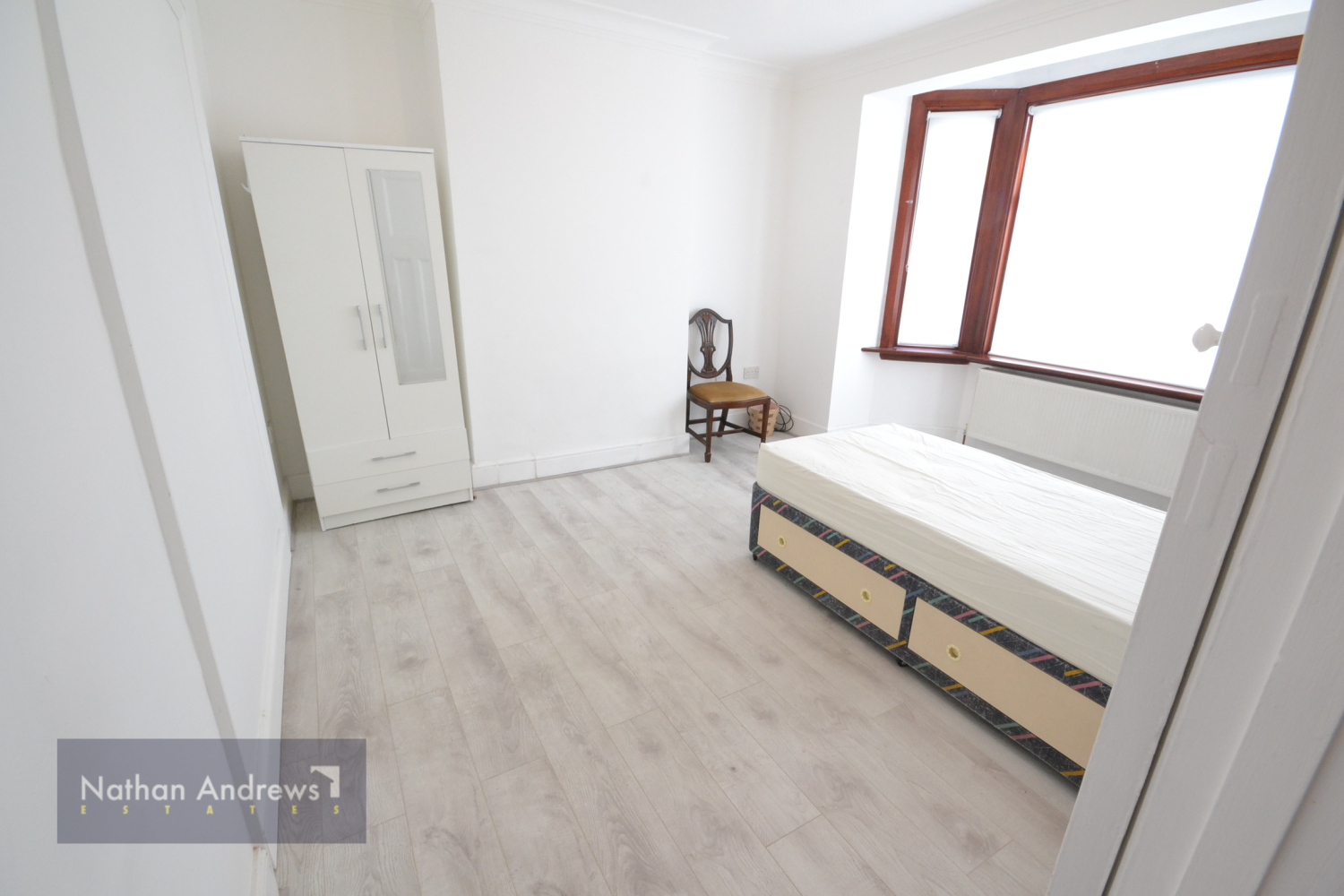 Flat Barlby Road in Greater London