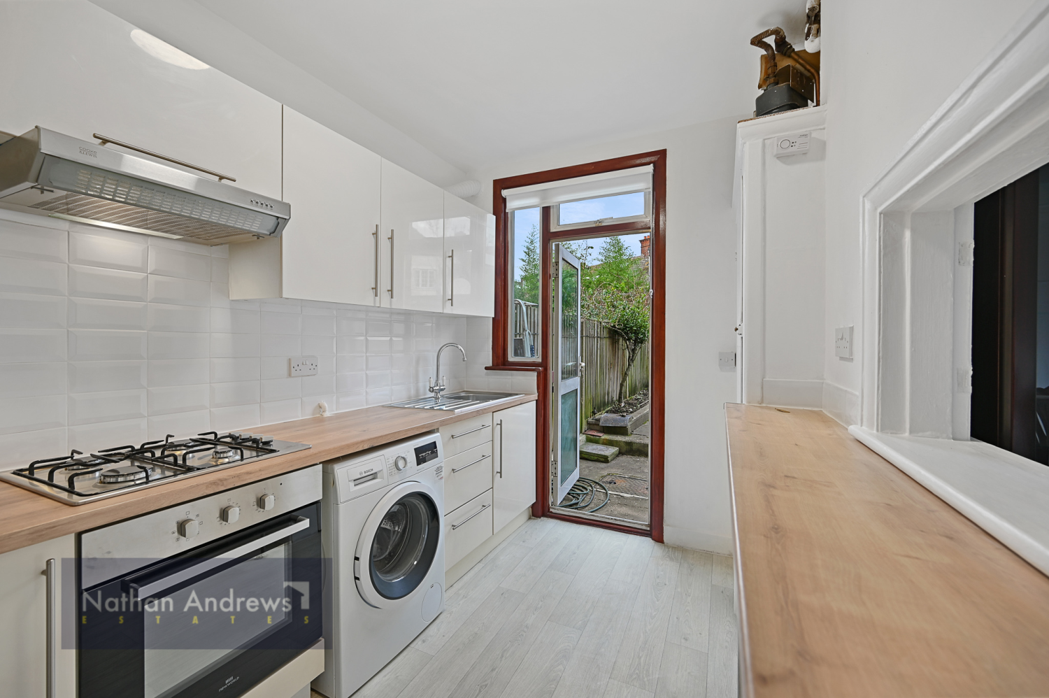 Flat Barlby Road in Greater London