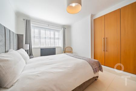 Flat Powlett Place in Greater London