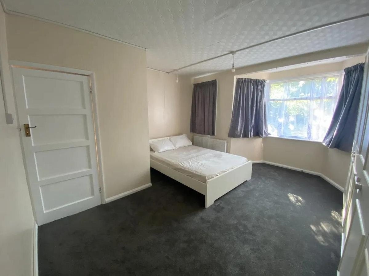 Flat Waterside Close in Greater London