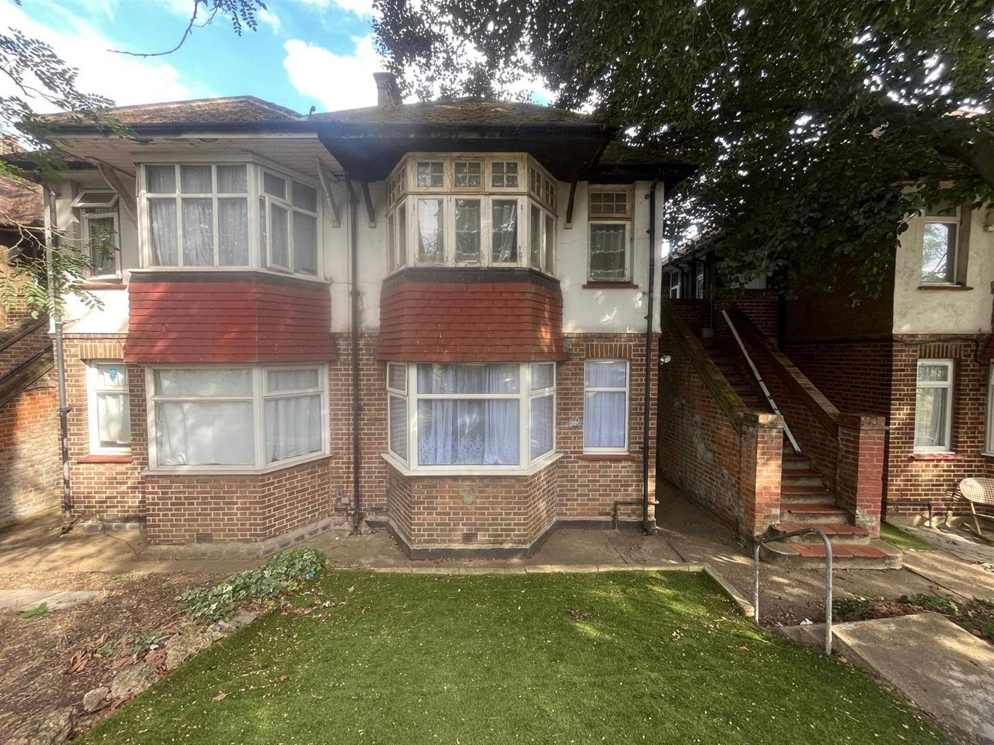 Flat Waterside Close in Greater London