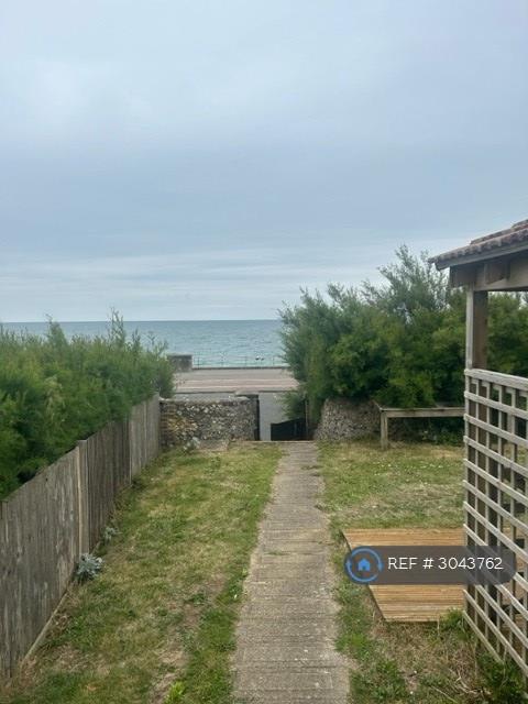 Flat Claremont Road in Seaford