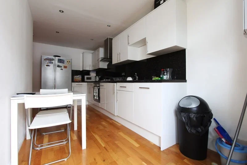 Room Tivoli Mews in Greater London