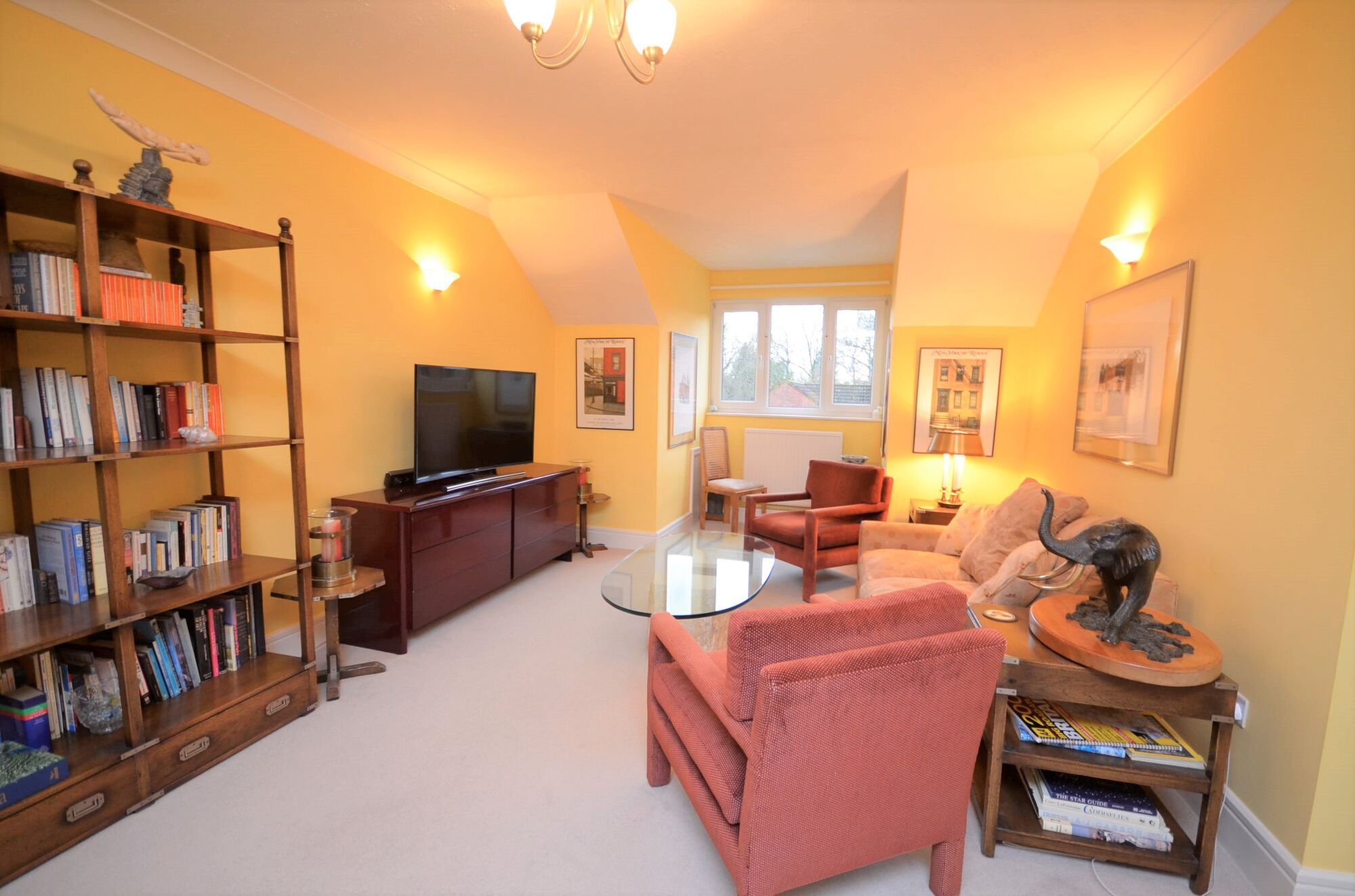 Flat Snells Wood Court in Little Chalfont