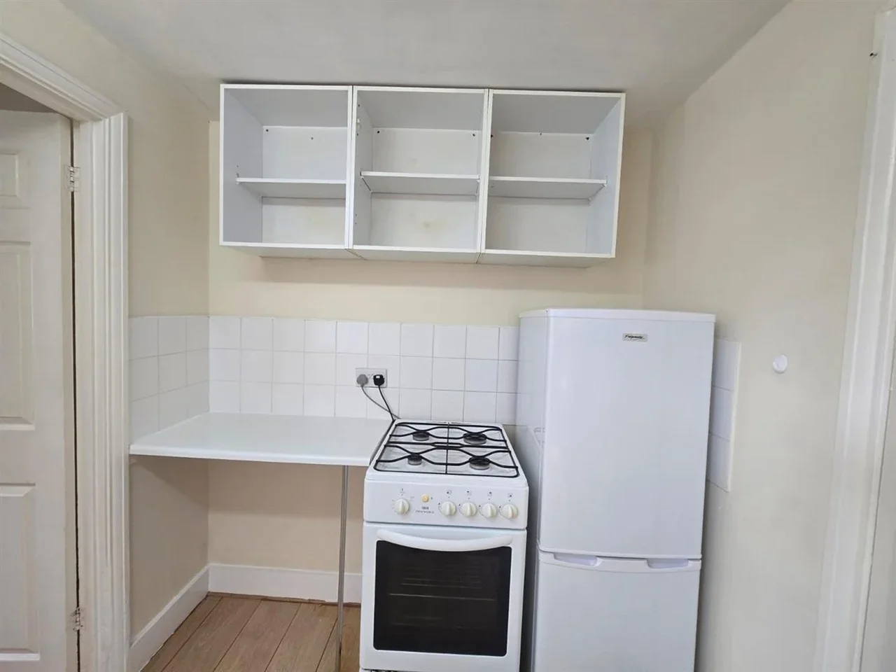 Flat Putney Road in Greater London
