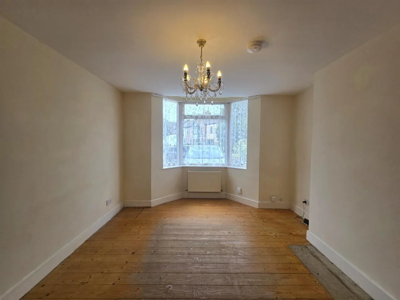 Flat Putney Road in Greater London