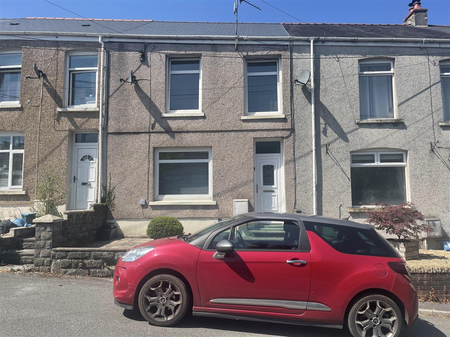 House Parklands Road in Llandybie
