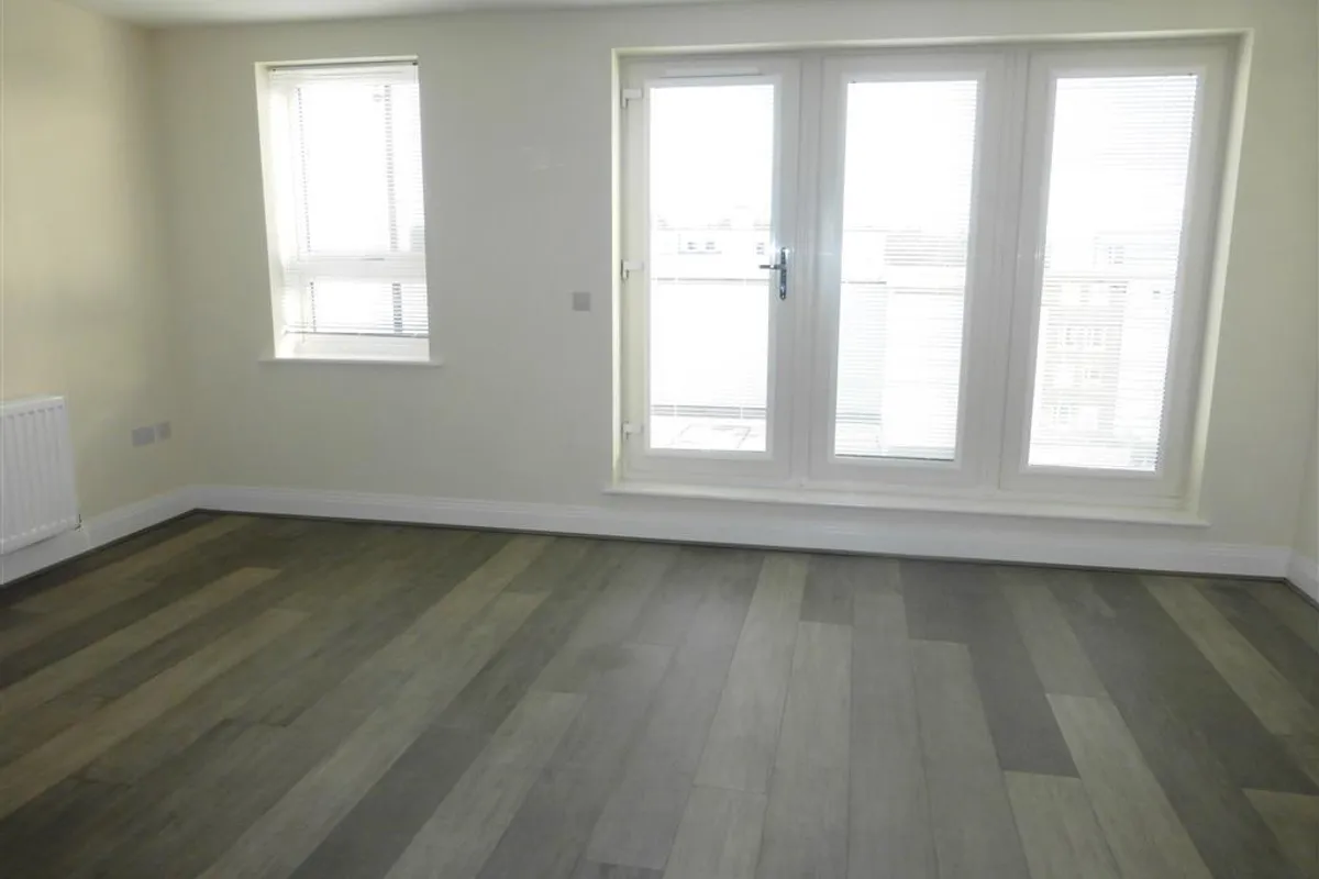 Flat Heron Way in Maidenhead