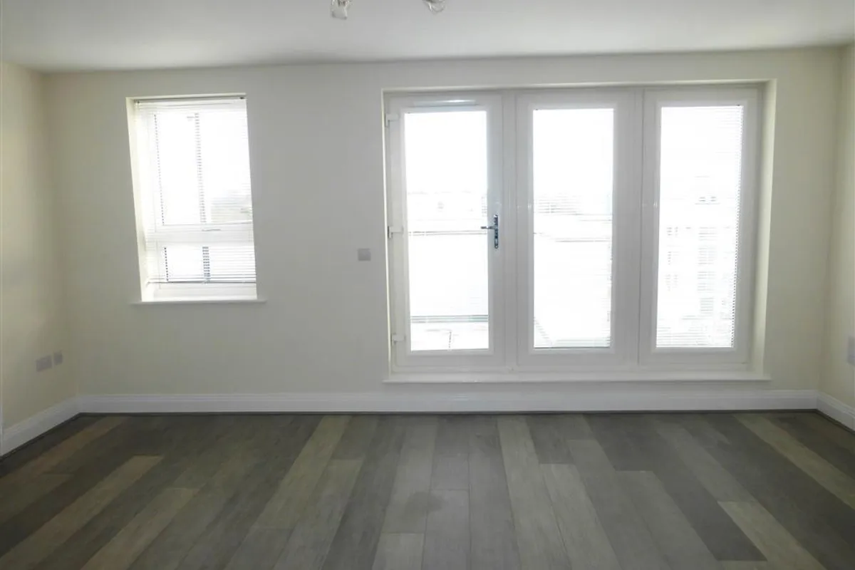 Flat Heron Way in Maidenhead