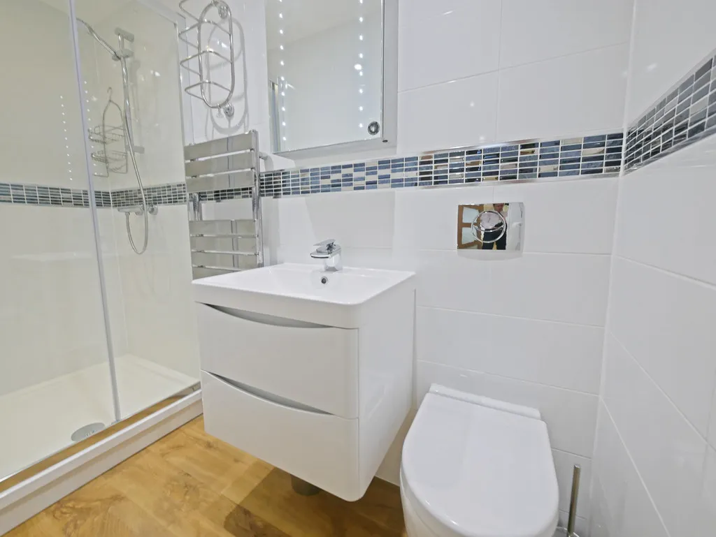 Flat Harefield Road in Greater London
