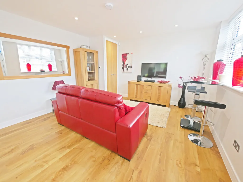 Flat Harefield Road in Greater London