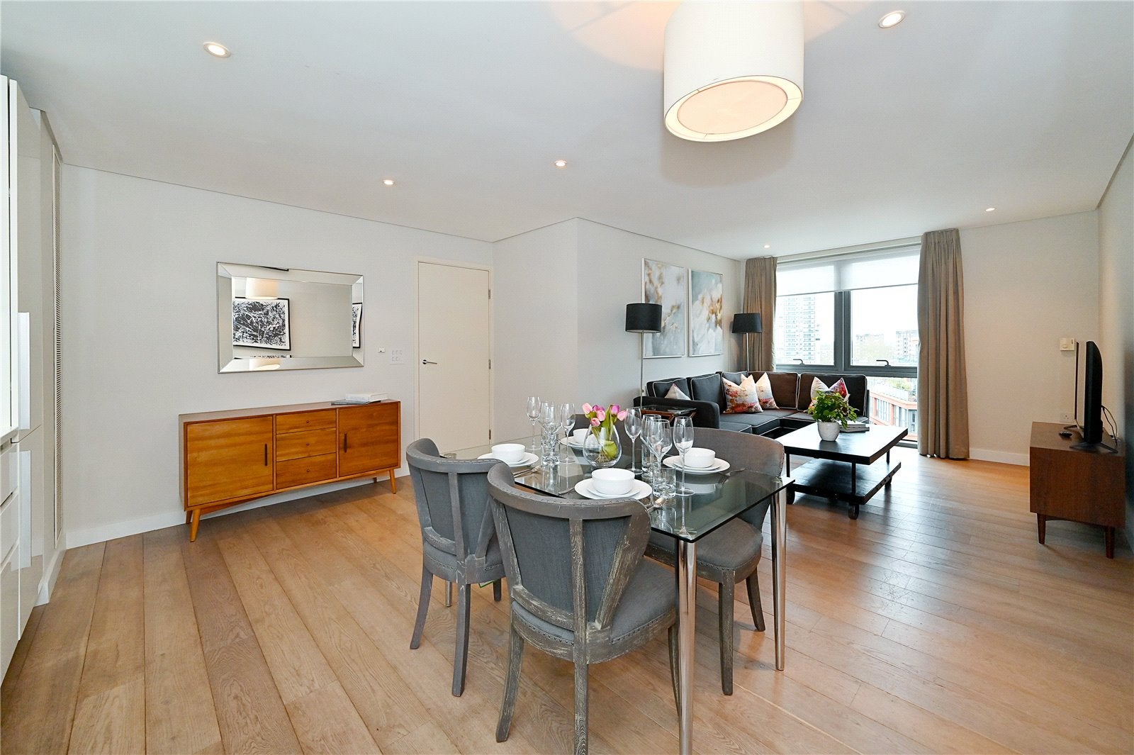 Flat Merchant Square in City of Westminster