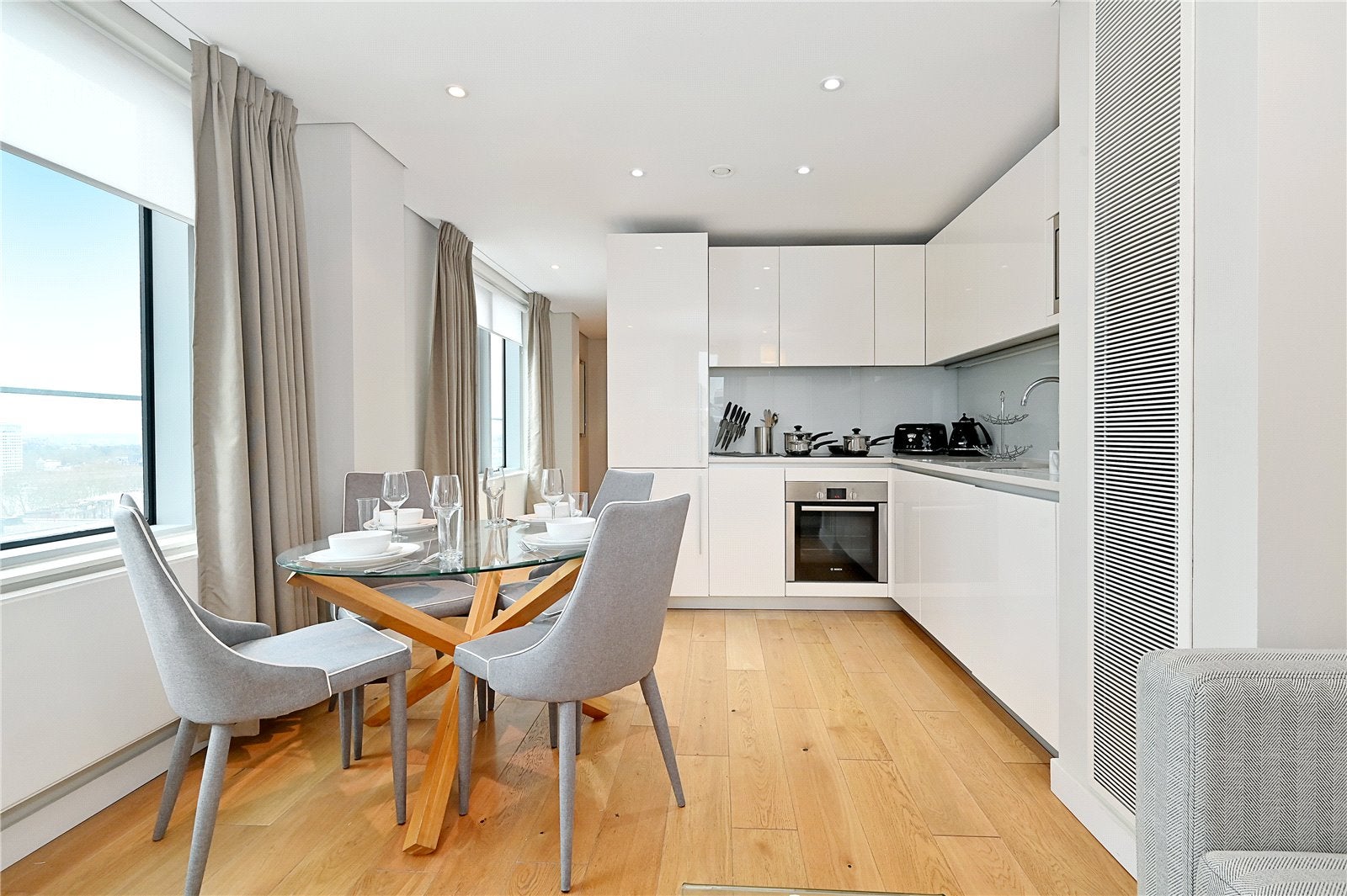 Flat Merchant Square in City of Westminster