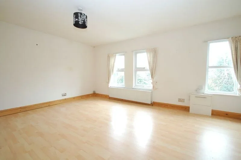 Flat Terrace Road in Elmbridge