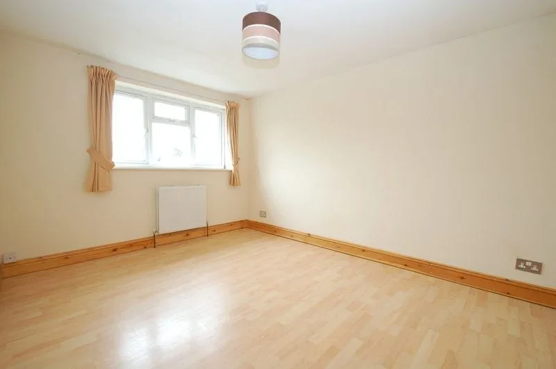 Flat Terrace Road in Elmbridge