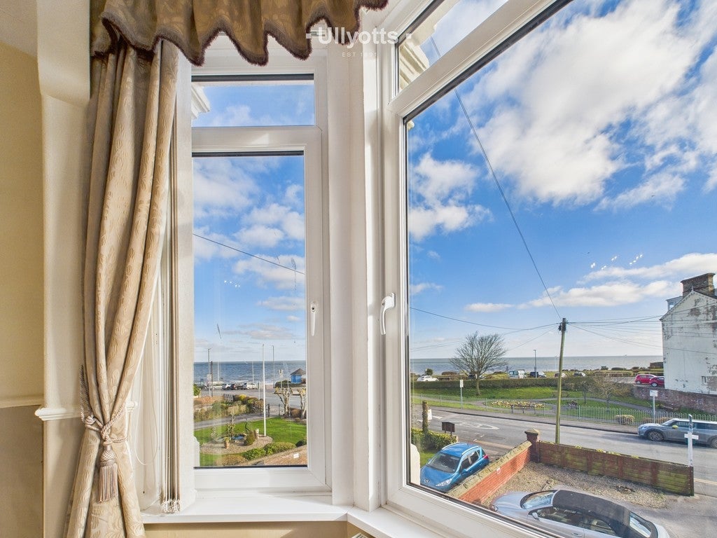 Flat St Annes Road in Bridlington