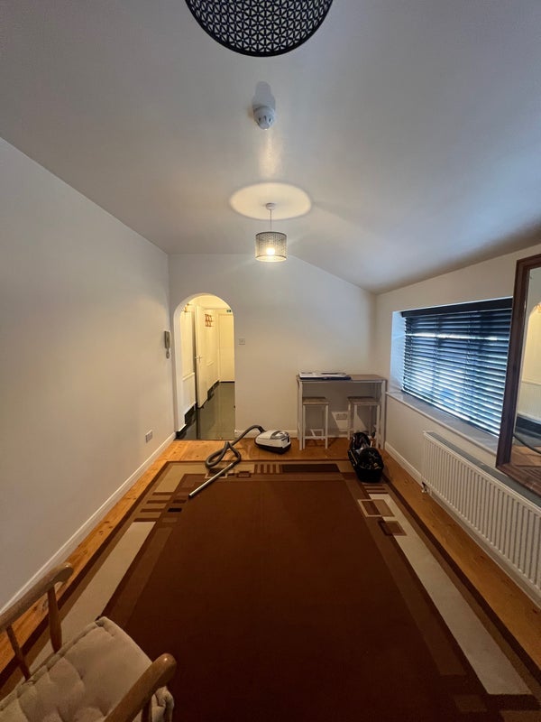 Flat Whittington Road in Greater London