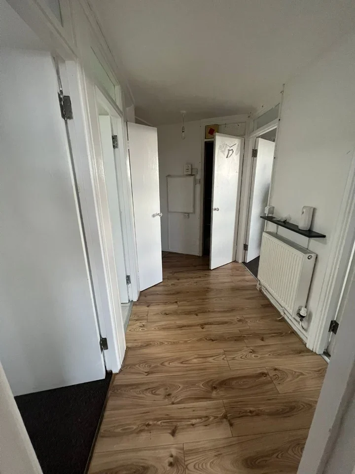 Room Boundary Road in Greater London