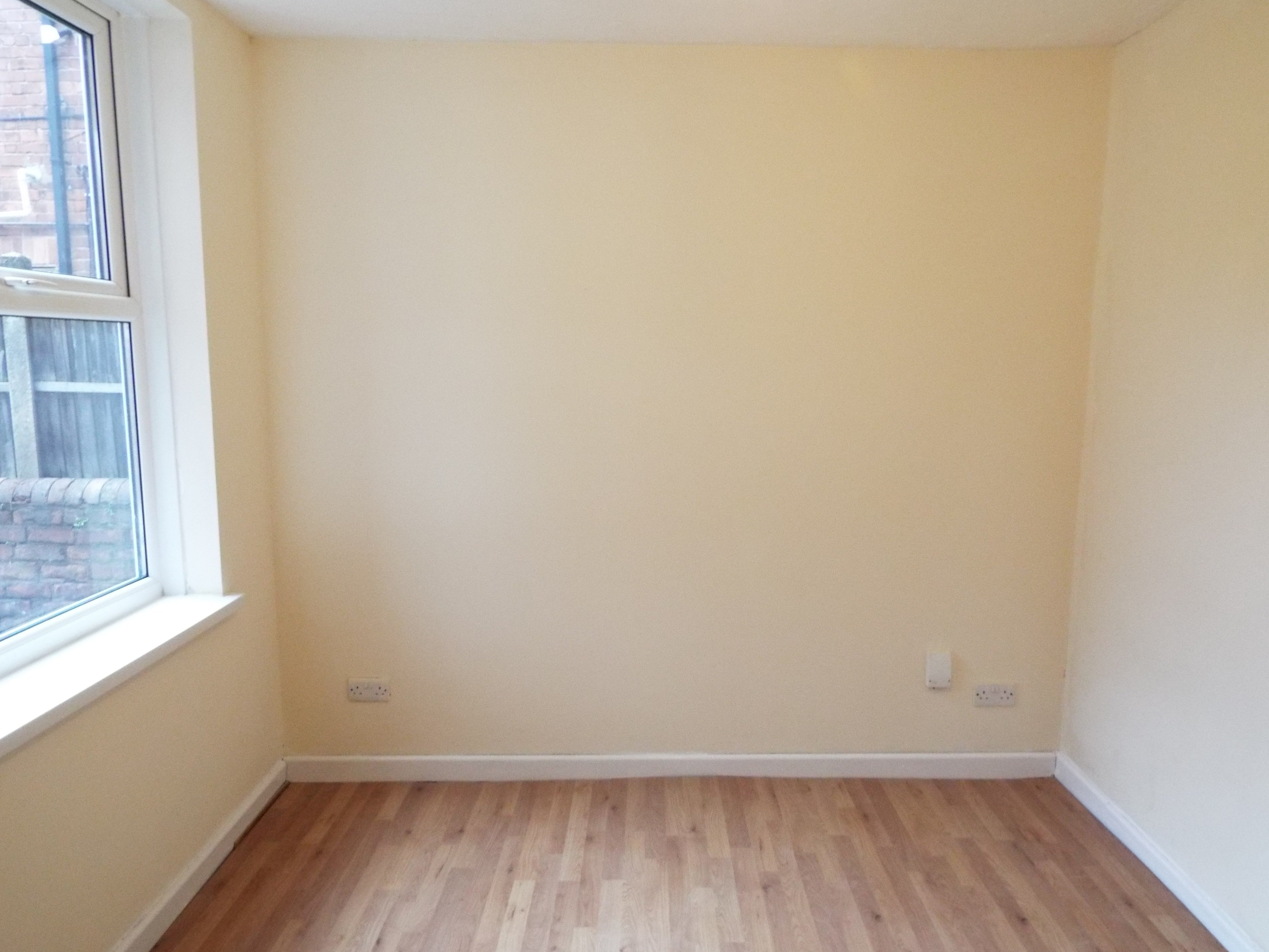 Flat Layton Avenue in Mansfield Woodhouse