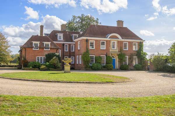 House Chilton Park Farm Road in Chilton Foliat
