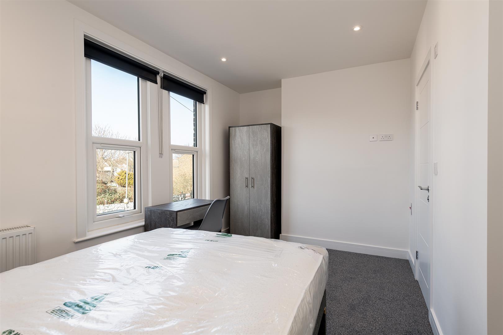 Room Ingram Road in Gillingham