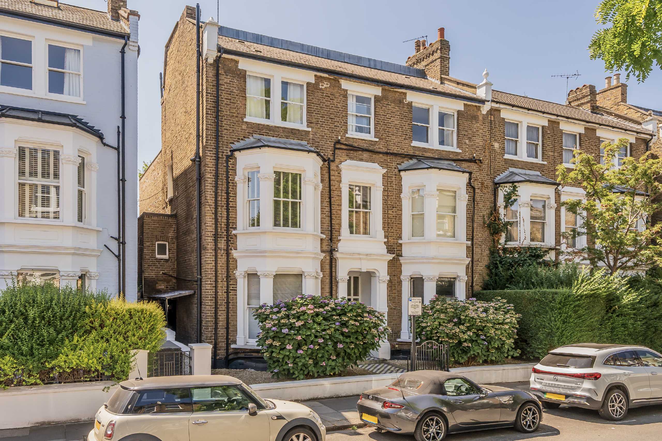 Flat Lena Gardens in Greater London