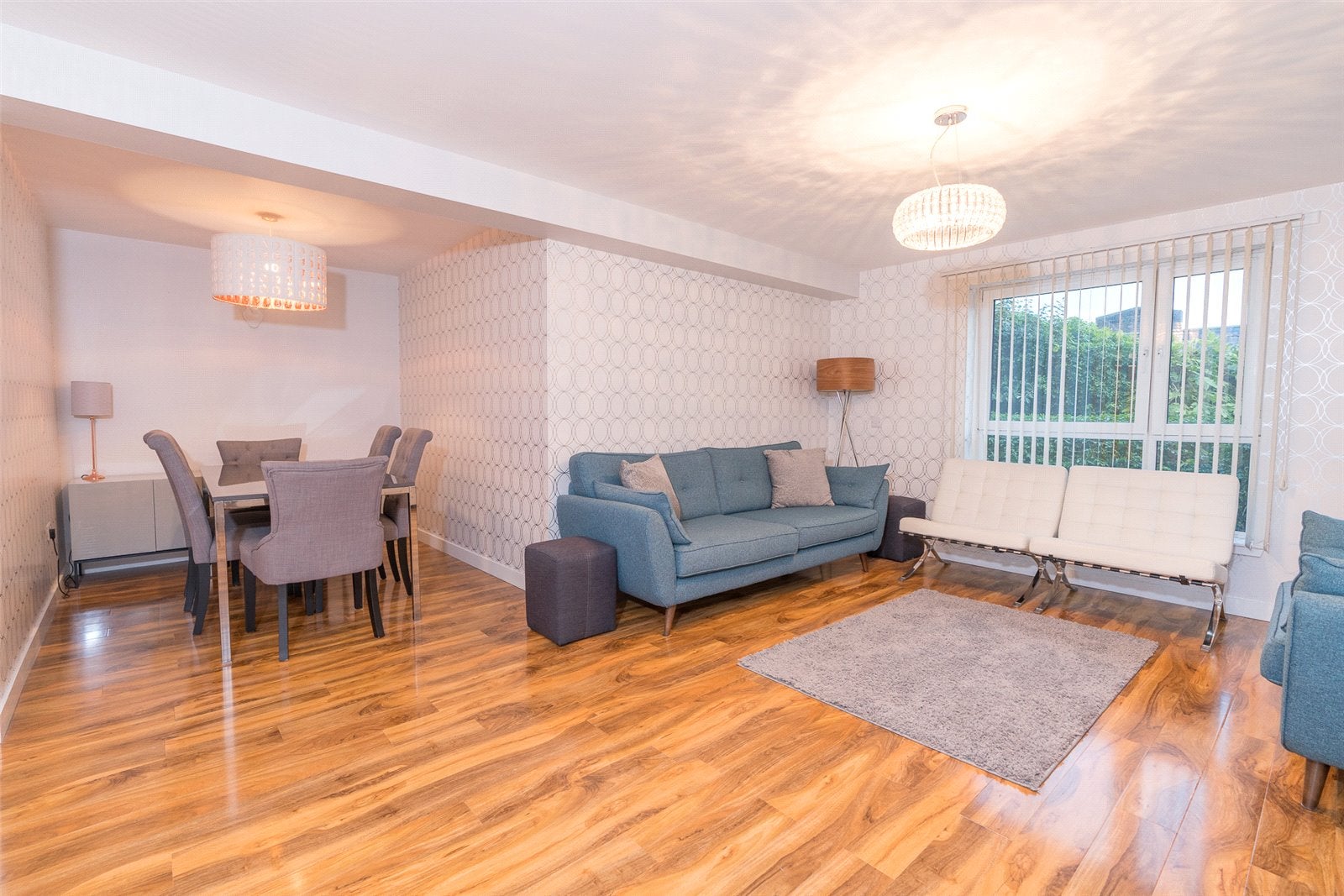 Flat Broughton Road in City of Edinburgh